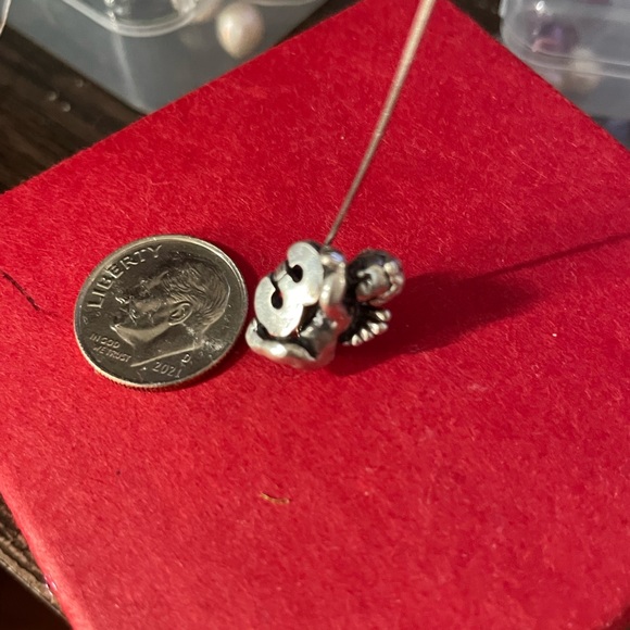 925 Silver cherub holding the #3 Chamilia Bead - Picture 2 of 10